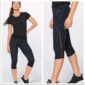 Lululemon Athletica Navy Patterned Capris